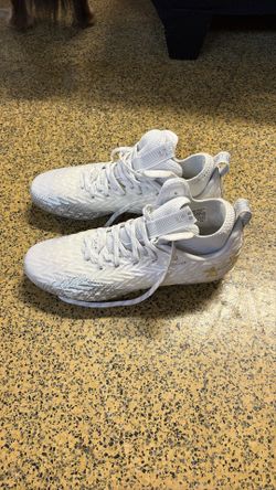 Under armor size 10.5 White football cleats