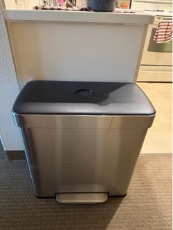 Two-compartment trash can