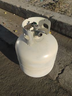 20 lb propane tank 1/2 full