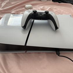 Sony PlayStation 5 Console White & Black DualSense Controller Wi-Fi USB-A