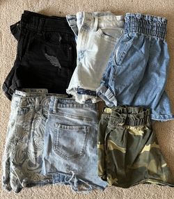 LOT - Teens Girls Shorts Size: 3/4/ S 