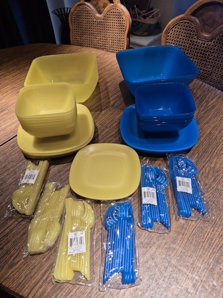 New Plastic Dining Set