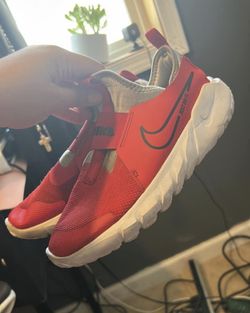 Boys Nike shoes Size 5.5Y