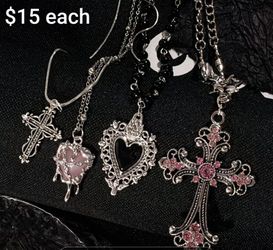Women's Necklaces