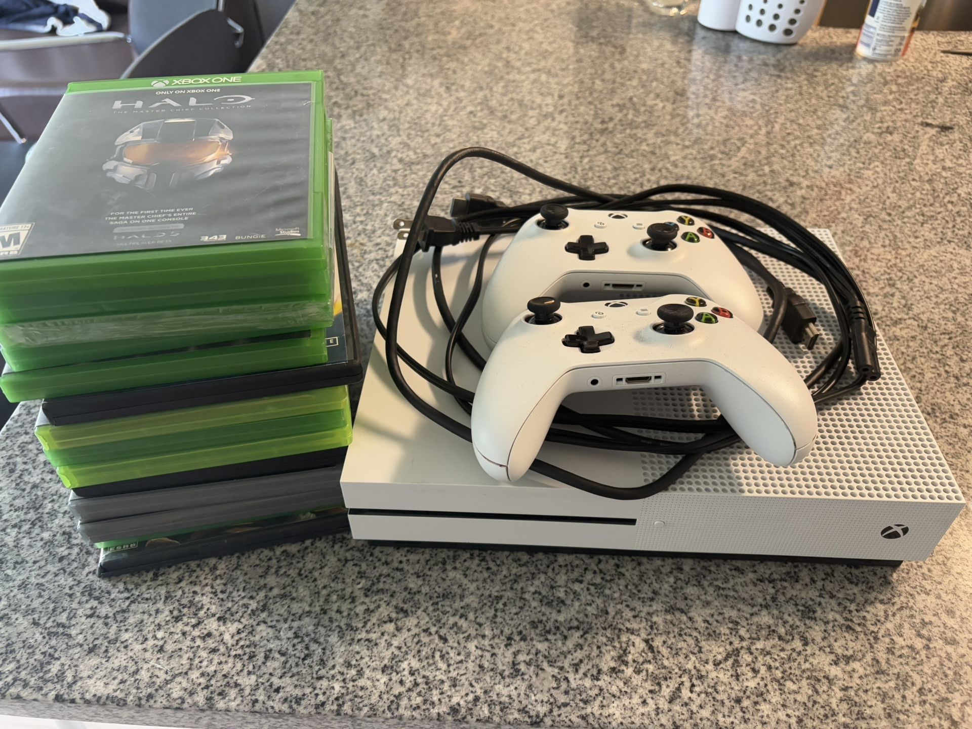 Xbox One S + Games