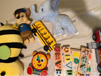 Collection of different toys for little kids (see description for details)