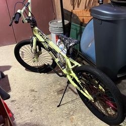 20” Boys Kent Chaos Yellow  Bike new cost  $163.00