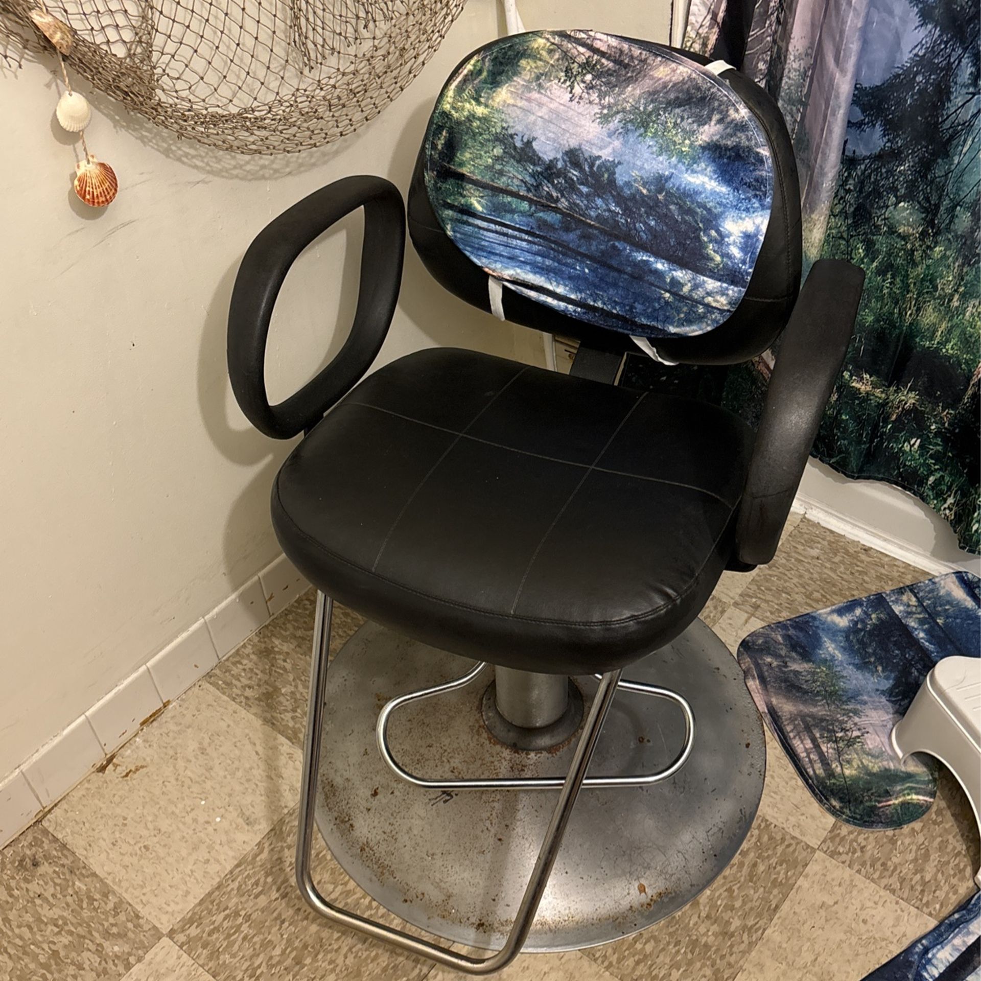 Hair Chair (Must Go)