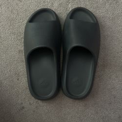 Yeezy Slide Dark Onyx