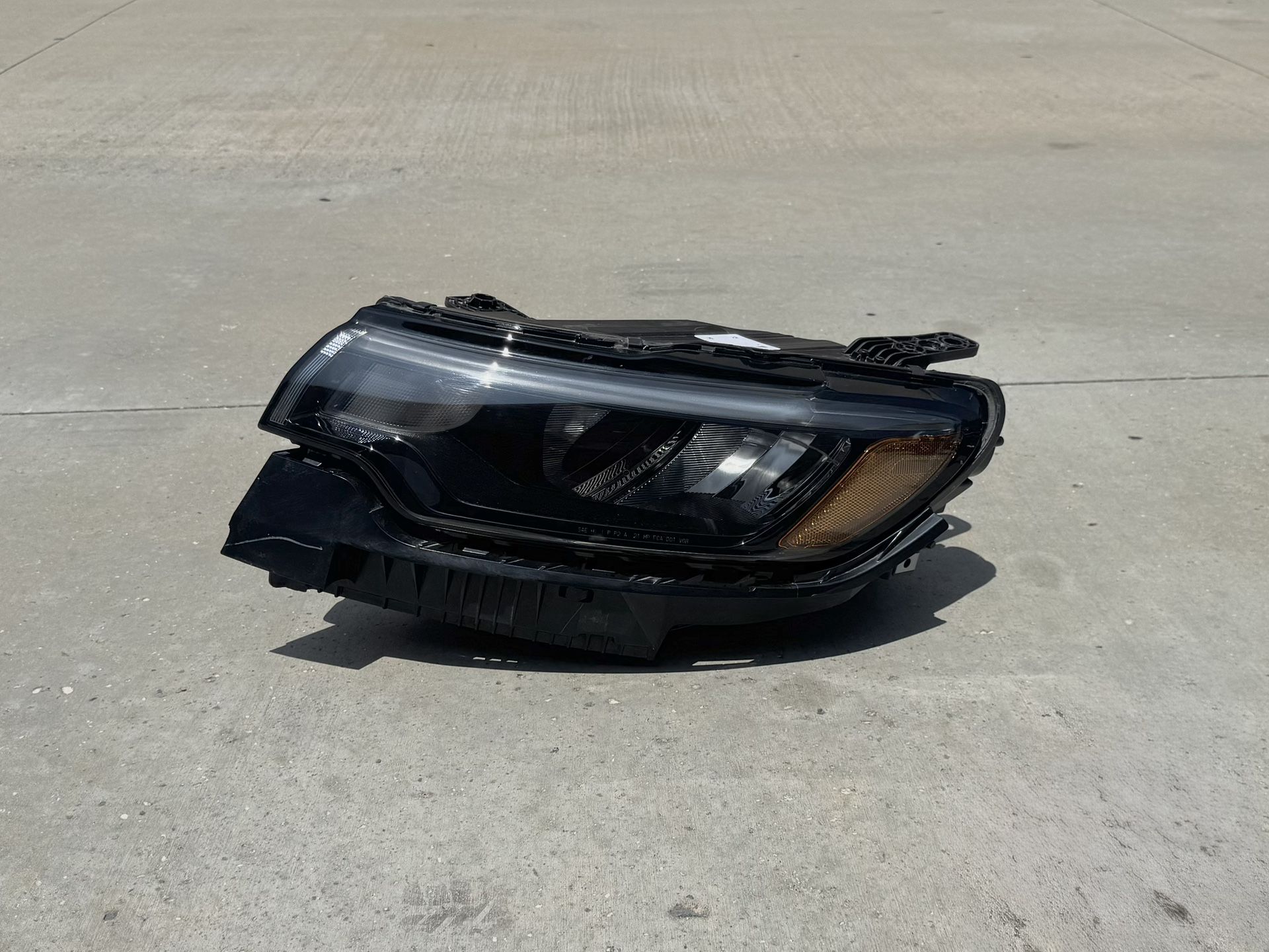 2022 - 2024 JEEP COMPASS LH DRIVER SIDE HEADLIGHT OEM