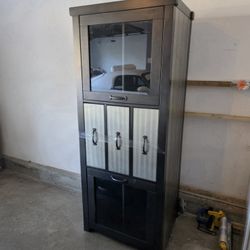 Entertainment System - Raymour Flanigan 