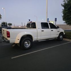 Dodge RAM 3500 Dually MEGA CAB