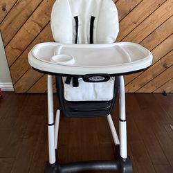 Graco convertible high chair ( Blossom )