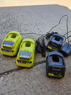 4 Ryobi 18V chargers (working)