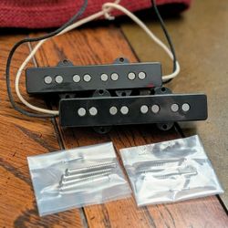 Fender-designed Classic Vibe Alnico Jazz Bass Pickups