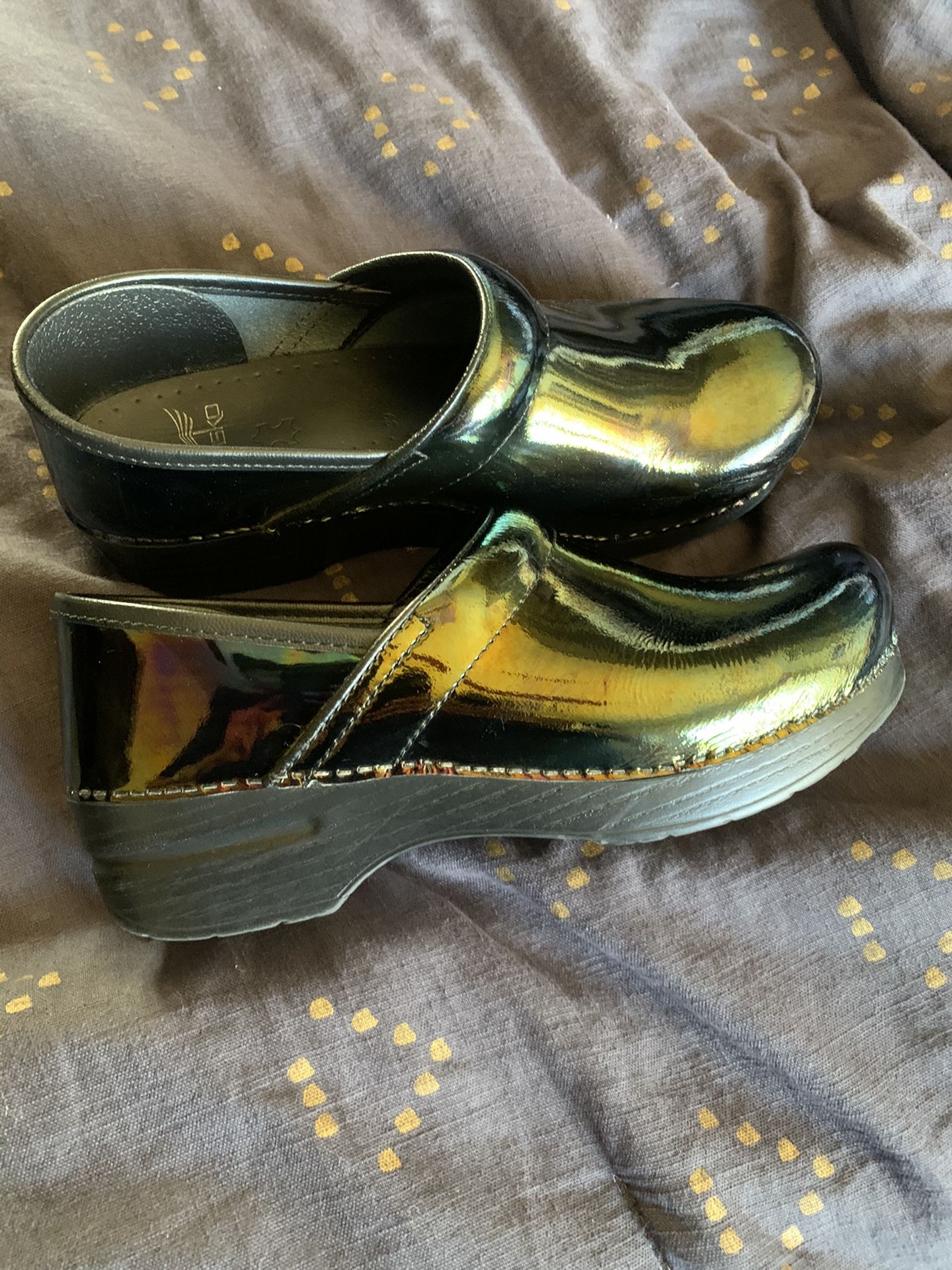 Dansko Clogs 39