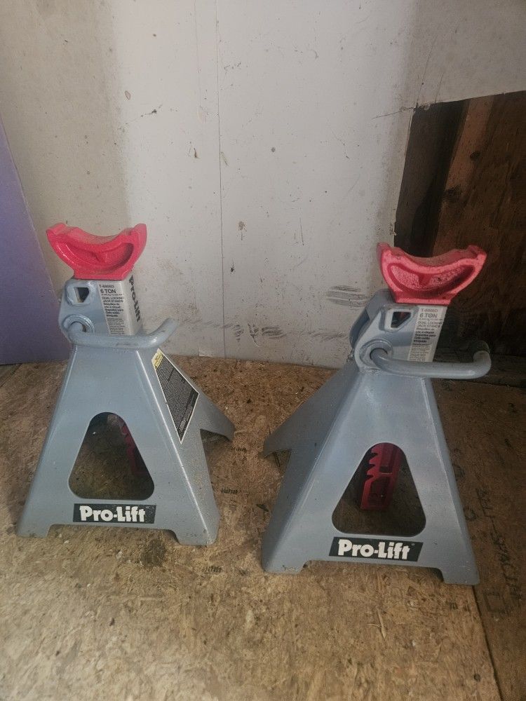 Steel Jacks Stands
