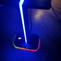 Headset & Dual Hanger Headphone Stand Set with Phone Holder & 2 USB Charger