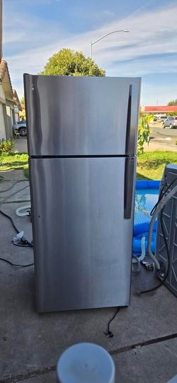GE® 17.5 Cu. Ft. D Stainless Steel Refrigerator