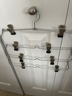Multi Clip Hangers With Swing Arm