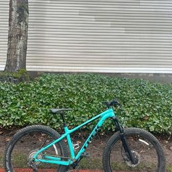 Trek Roscoe 7 Mountain Bike - Medium Frame Bicycle Aluminium 27.5 wheels