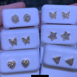 10K Natural Diamonds Screw Back Earring  