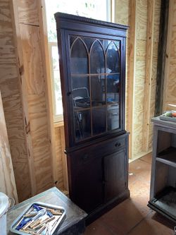 Antique Vintage Thomasville Chair Company Corner China Cabinet 