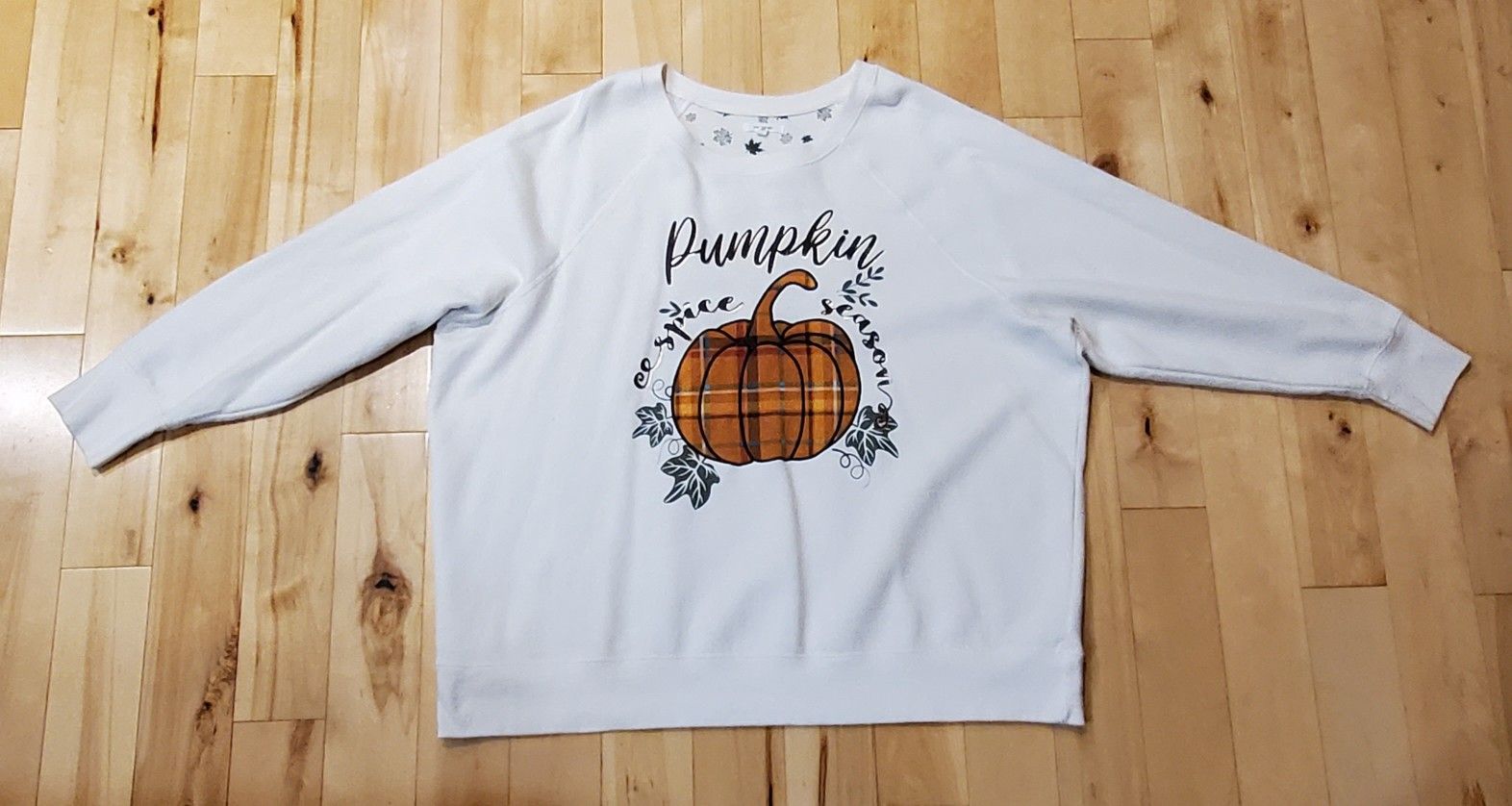 NEW Maurices 'Pumpkin Spice Season' Cream Sweatshirt (2XL)