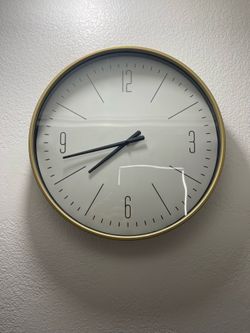 Modern style wall clock