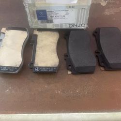 brake pads A00(contact info removed)0 Mercedes-Benz