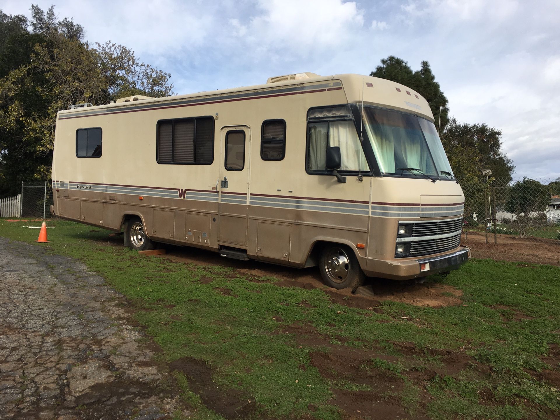 1988 32' Winnebago super chief