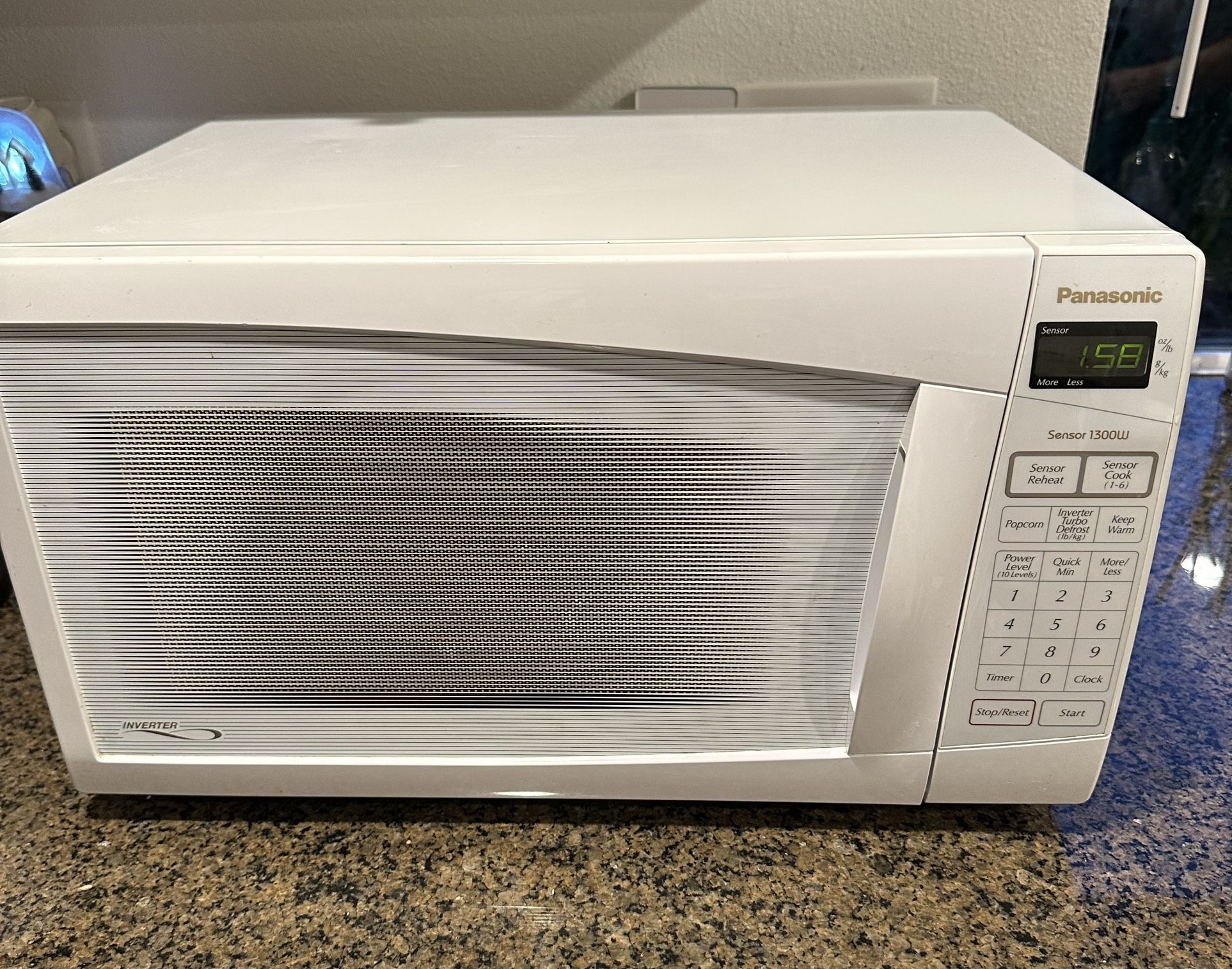 PANASONIC Countertop Microwave Oven