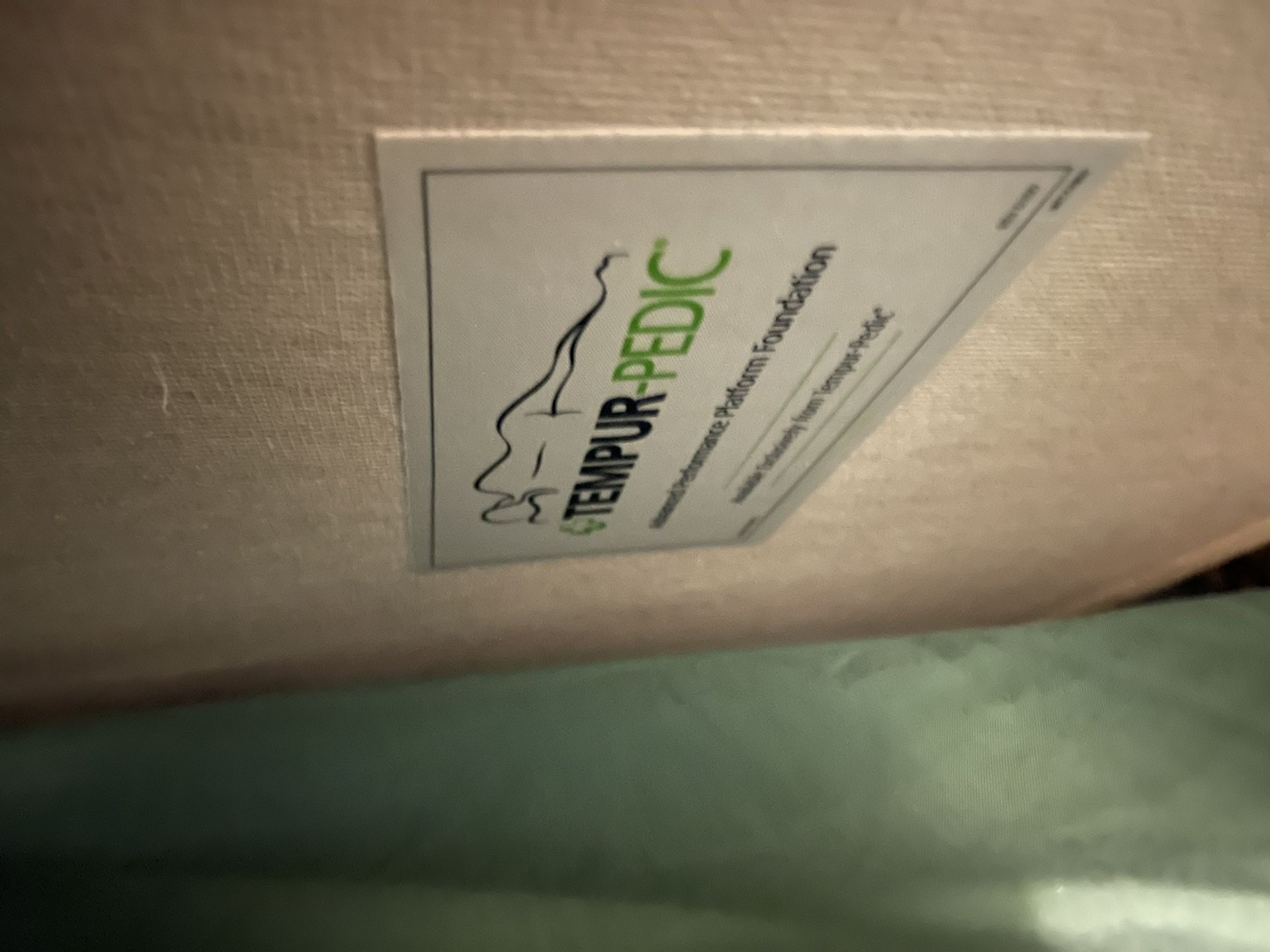 TEMPUR Cloud Luxe breeze King Bed