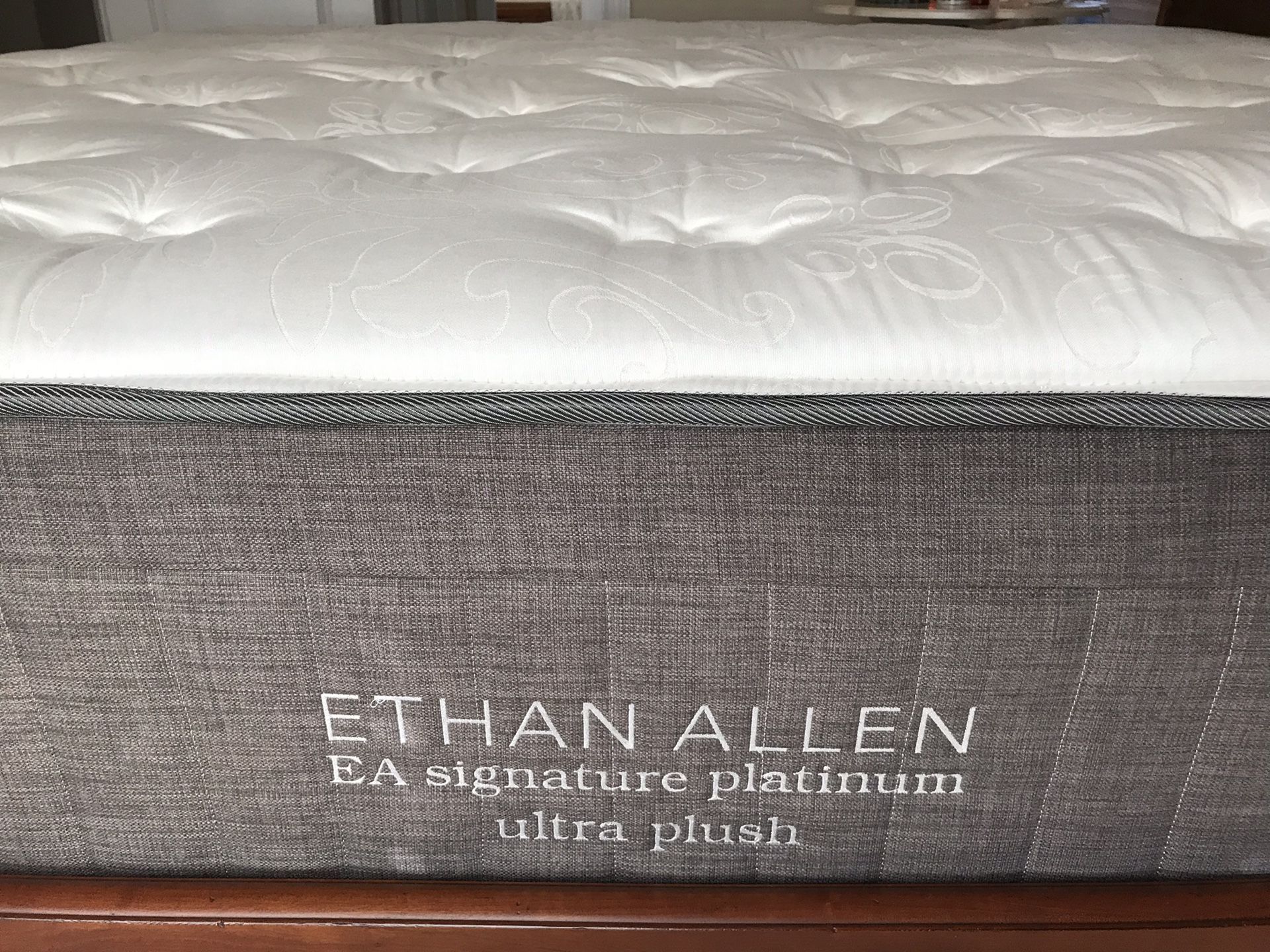 Ethan Allen EA Signature platinum Ultra Plush King mattress and box spring for Sale in Cary, NC