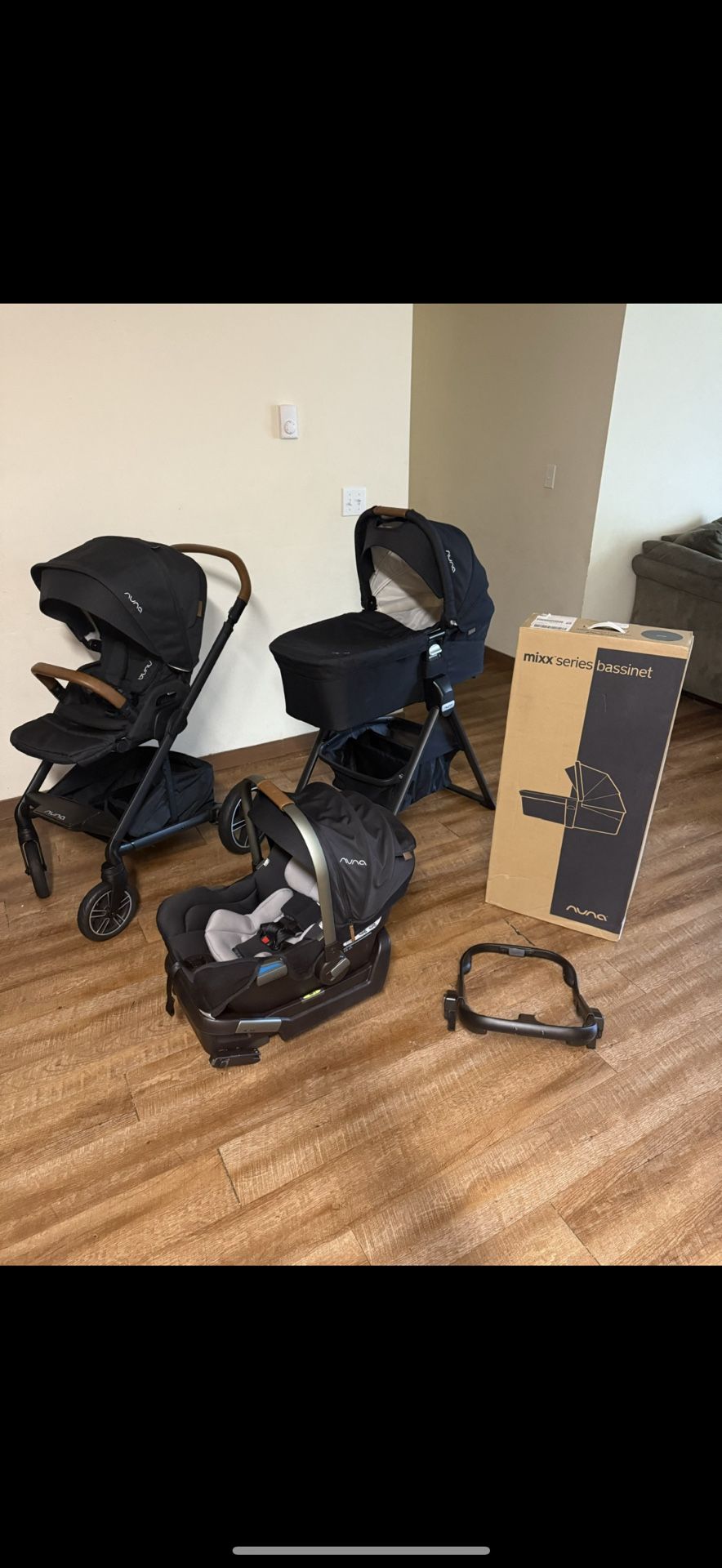 2023 NUNA MIXX NEXT Stroller and Bassinet and Car seat and Stend