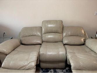 Rooms to Go reclining sofa