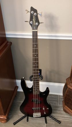 Washburn XB102  Bass Guitar With Amp. 