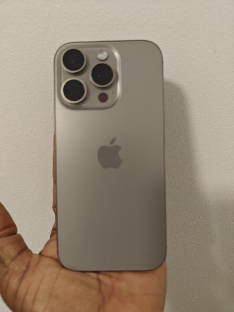 iPhone 15 Pro Like New Condition Clean Imei ,128GB MetroPCS T-Mobile $600 Firm