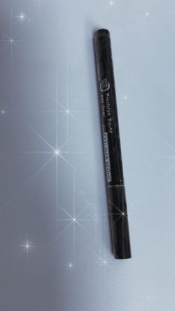 Precision eyeliner