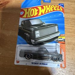 Hot Wheels 83 Chevy Silverado 