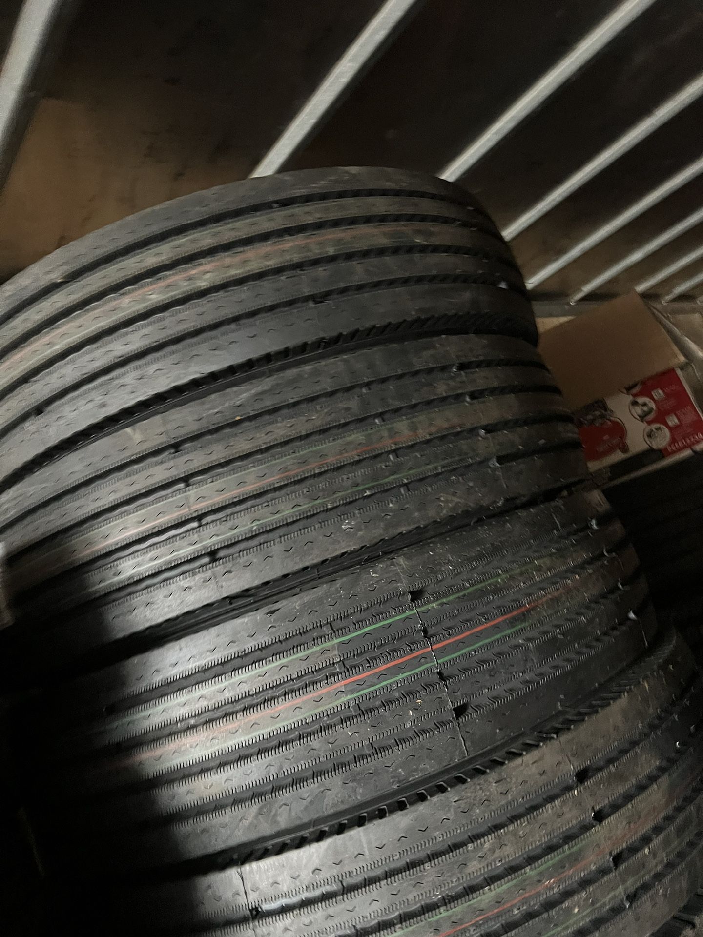 Tires 11.R22.5