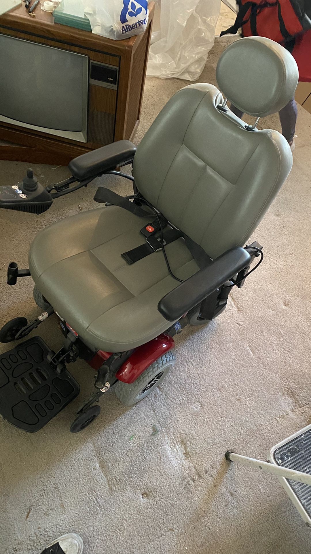 Pride Jet 3 Ultra Electric Wheelchair/scooter
