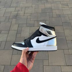 Jordan 1 Silver Toe Size 10.5 Men / 12 Women