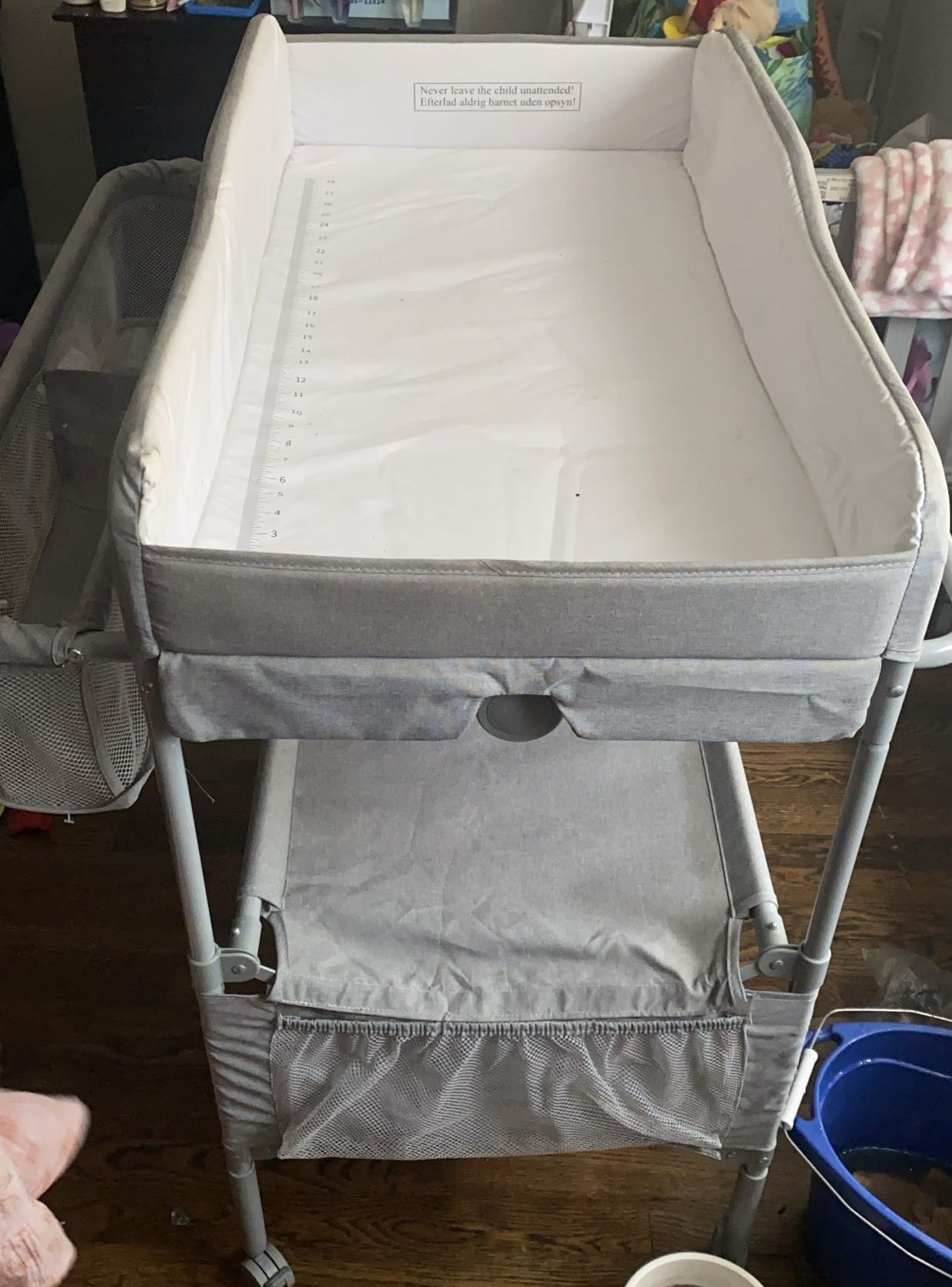 Sweeby Portable Baby Changing Table