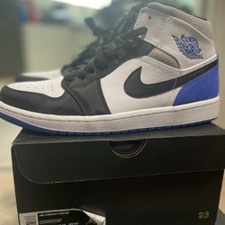 Jordan 1 Mid Royal Black Toe Size 10.5