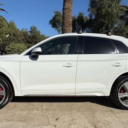 2021 AUDI Q5 Premium Plus. 