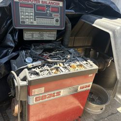 Coats, tire machine, and balancer
