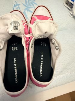 Converse pink