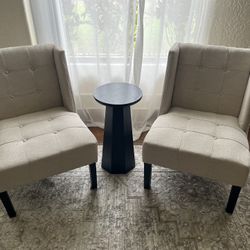 Set Of 2 Off White Accent Chairs With Black Side Table