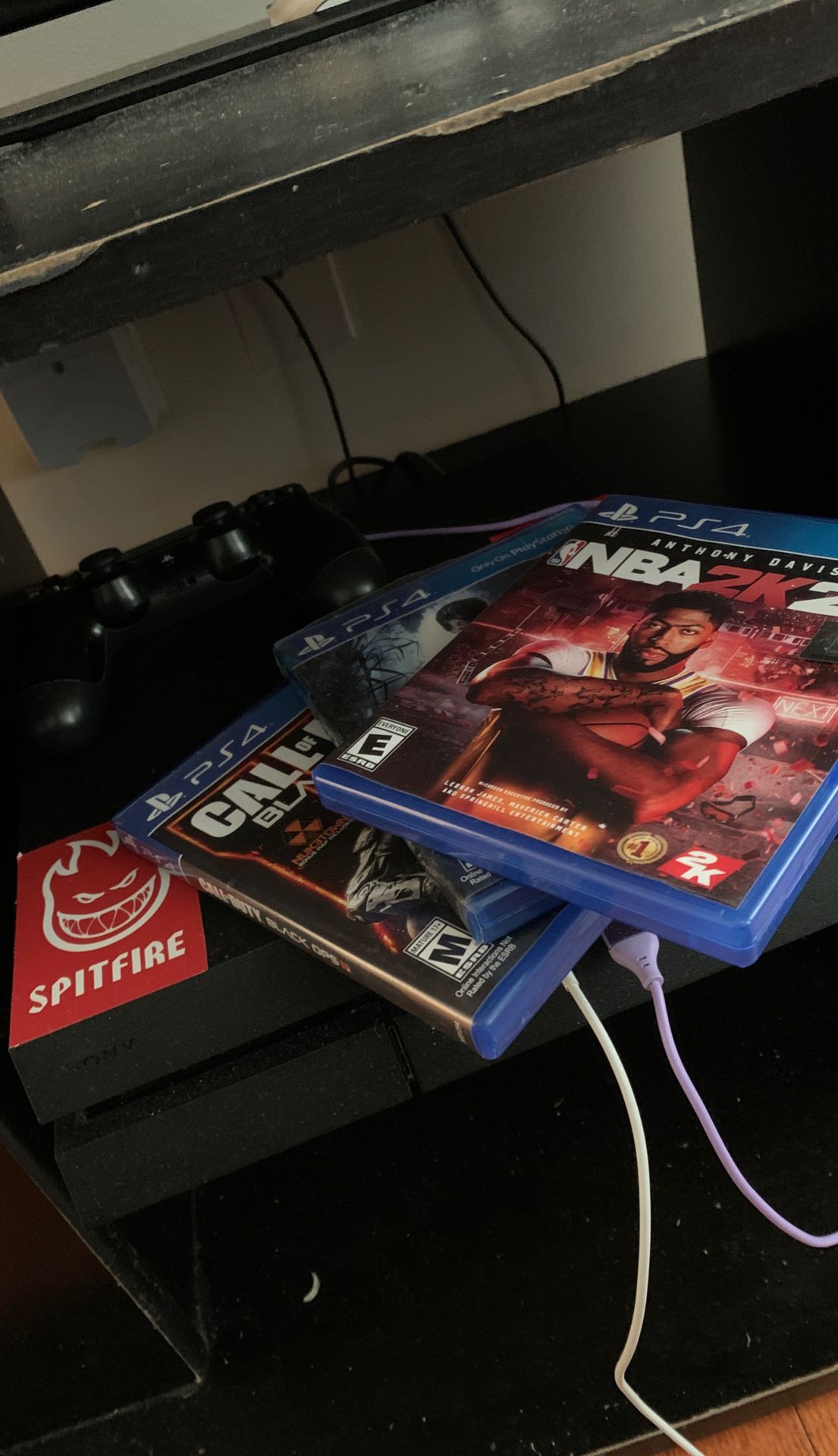 Ps4 with controller and 3 games